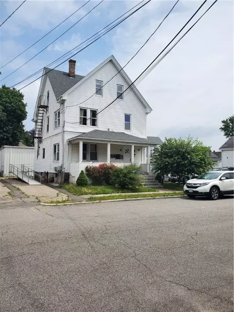 28 Mary Ave, East Providence, RI 02914