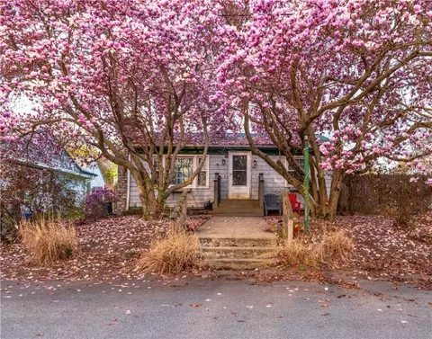 400 Schooner Ave, Jamestown, RI 02835