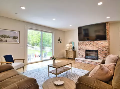 Living - 1 Hinter Way, Little Compton, RI 02837 photo 1 of 2