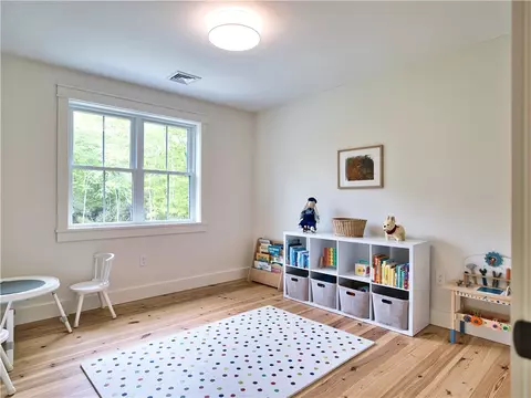 Bedroom - 1 Hinter Way, Little Compton, RI 02837 photo 3 of 7