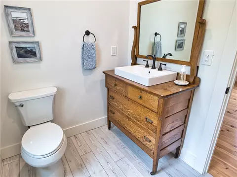 Bath - 1 Hinter Way, Little Compton, RI 02837 photo 2 of 8
