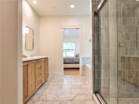 Bath - 1 Hinter Way, Little Compton, RI 02837 photo 5 of 8