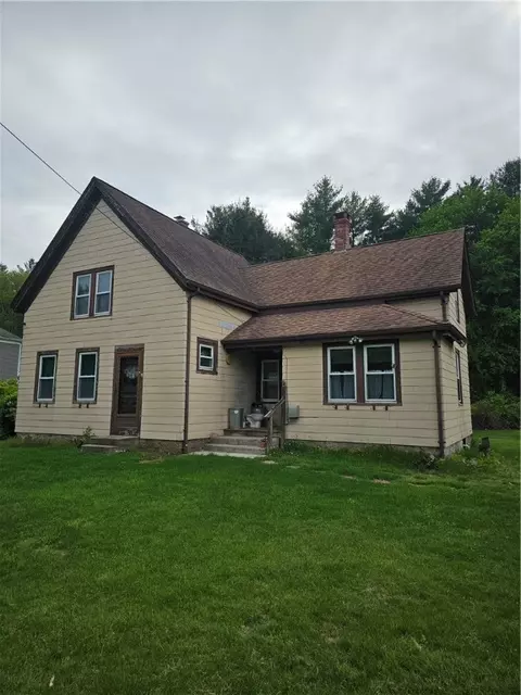 75 Spring St, Hope Valley, RI 02832