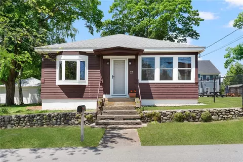 17 Spring Ave, Barrington, RI 02806