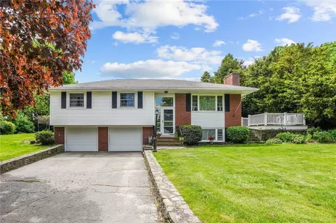45 Reise Ter, Portsmouth, RI 02871