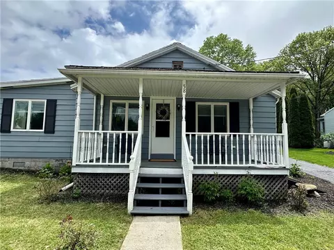 58 Proulx St, Brooklyn, CT 06234