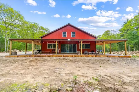 190 Perry Hill Rd, Coventry, RI 02816