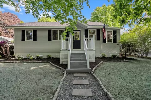 36 Highland Ave, Barrington, RI 02806