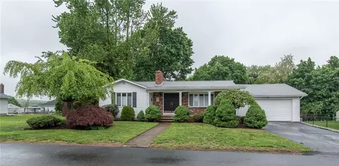 36 Loomis St, Cranston, RI 02920