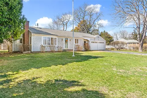 50 Eastern View Ave, South Kingstown, RI 02879