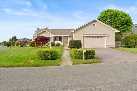 6 Windward Cir, Narragansett, RI 02882