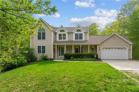195 Deer Ridge Dr, Saunderstown, RI 02874