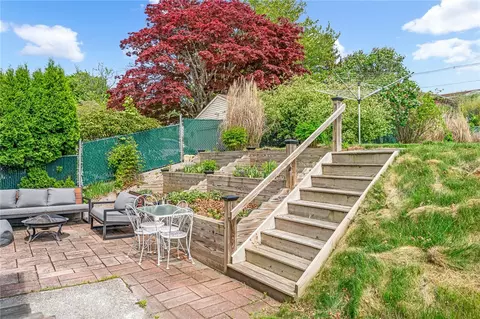 Exterior - 39 Summer St, Westerly, RI 02891 photo 3 of 8