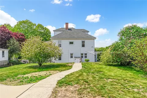 Exterior - 39 Summer St, Westerly, RI 02891 photo 4 of 8