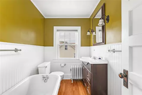 Bath - 39 Summer St, Westerly, RI 02891 photo 2 of 2
