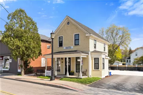 74 Maple Ave, Barrington, RI 02806 photo 1