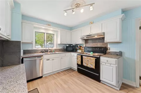 Kitchen - 101 Chapmans Ave, Warwick, RI 02886 photo 1 of 2