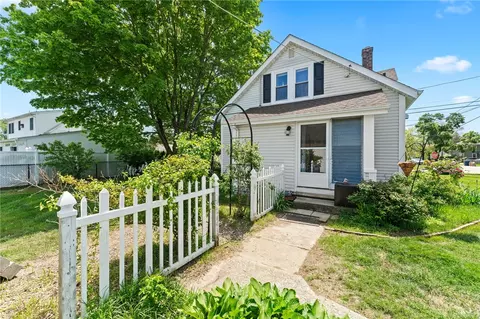 Exterior - 101 Chapmans Ave, Warwick, RI 02886 photo 9 of 13