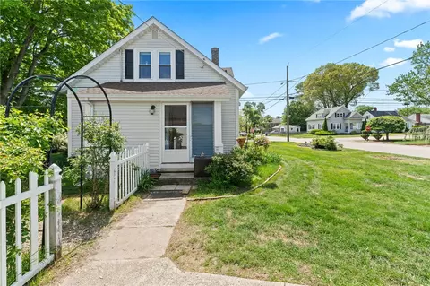 Exterior - 101 Chapmans Ave, Warwick, RI 02886 photo 8 of 13