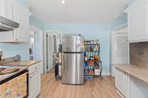 Entry Way - 101 Chapmans Ave, Warwick, RI 02886 photo 4 of 5