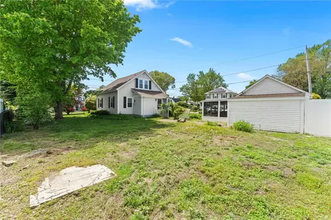 Exterior - 101 Chapmans Ave, Warwick, RI 02886 photo 5 of 13