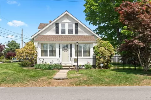 Exterior - 101 Chapmans Ave, Warwick, RI 02886 photo 2 of 13