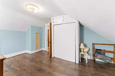 Bedroom - 101 Chapmans Ave, Warwick, RI 02886 photo 2 of 3