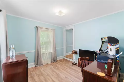 Entry Way - 101 Chapmans Ave, Warwick, RI 02886 photo 3 of 5