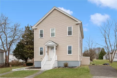21 Mason Ave, Bristol, RI 02809