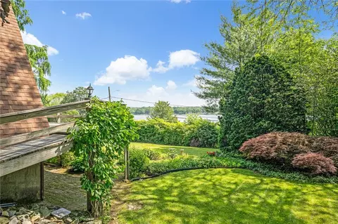 29 Munro Ave, Warren, RI 02885 photo 8