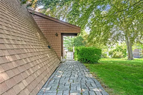 29 Munro Ave, Warren, RI 02885 photo 14