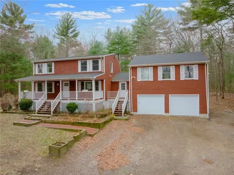 215 Fenner Hill Rd, Hopkinton, RI 02832