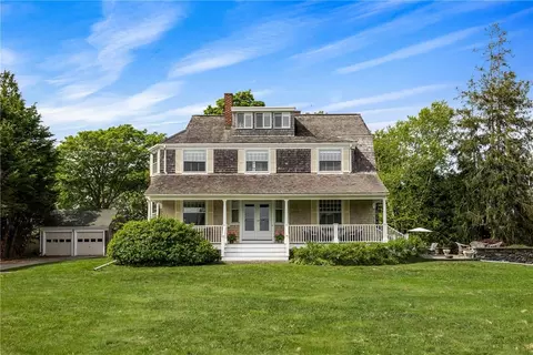 125 Sakonnet Point Rd, Little Compton, RI 02837