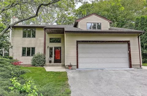 9 Misty River Ter, Saunderstown, RI 02874