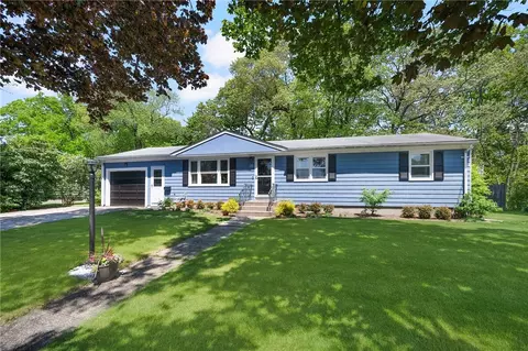 30 Grassmere St, Warwick, RI 02889