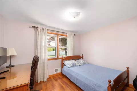 Bedroom - 30 Grassmere St, Warwick, RI 02889 photo 4 of 4