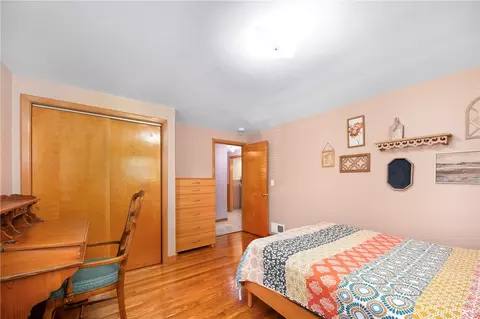 Bedroom - 30 Grassmere St, Warwick, RI 02889 photo 3 of 4