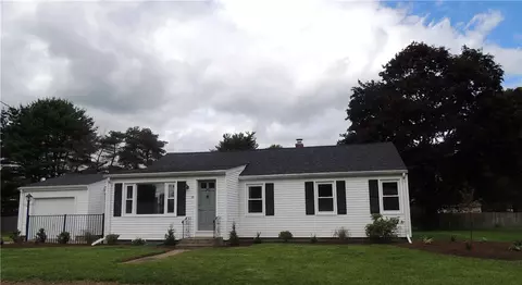 30 Greenfield Rd, Cumberland, RI 02864