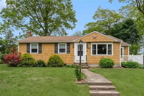 107 Columbia Ave, Coventry, RI 02816