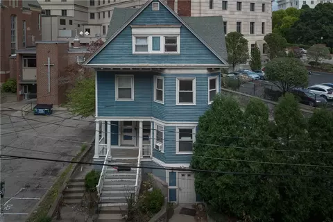 9 Hayes St, Providence, RI 02908