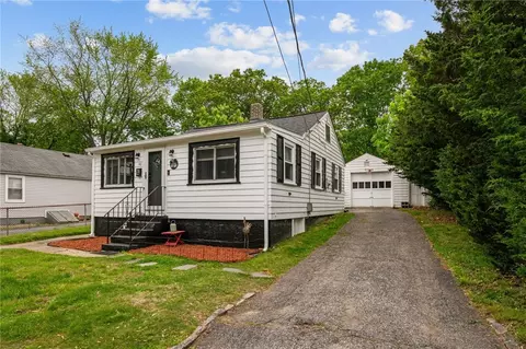 46 Riverside Ave, Johnston, RI 02919