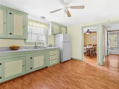 Kitchen - 25 Community Rd, Warwick, RI 02889 photo 1 of 2
