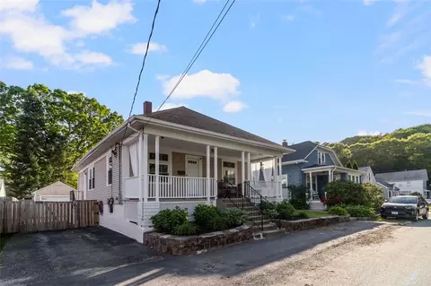 5 Webster St, Lincoln, RI 02865