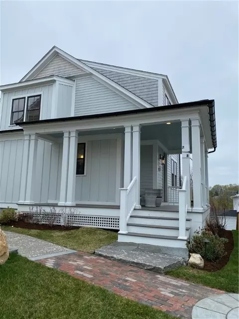 15 Castle St #7, East Greenwich, RI 02818