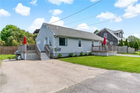 9 Durkin Dr, Narragansett, RI 02882