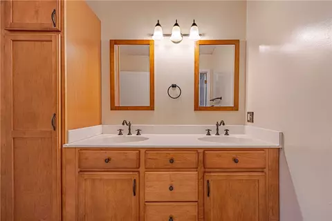 Bath - 99 Fairfield Ave, Woonsocket, RI 02895 photo 3 of 3