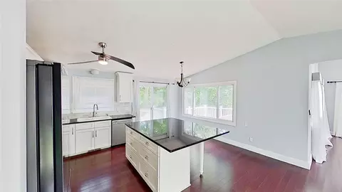 370 Ring Ave, Warwick, RI 02888 photo 3
