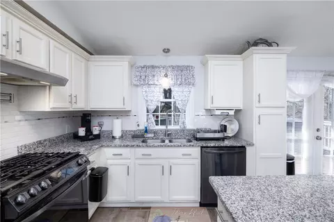 150 Hilton Rd, Warwick, RI 02889 photo 5