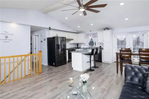 150 Hilton Rd, Warwick, RI 02889 photo 3