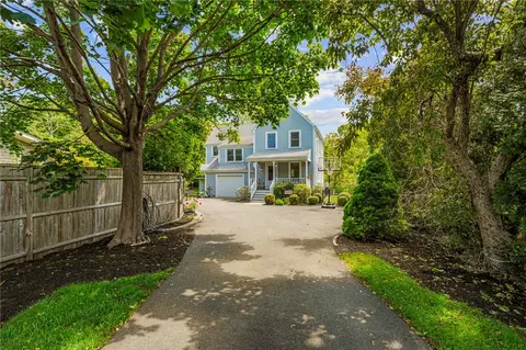 146 Alfred Drown Rd, Barrington, RI 02806